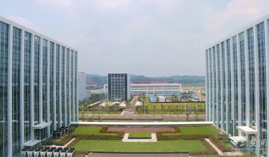 鄂州花湖機場貨運站。記者 胡小軍 攝.jpeg